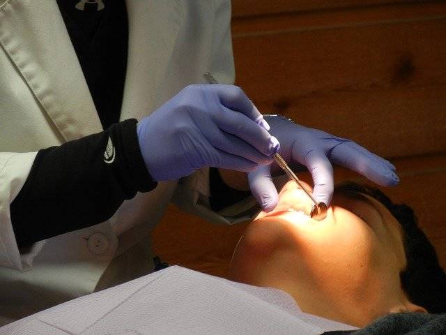 种植1颗牙的费用有望降低约50% 每年可节约患者费用40亿元左右